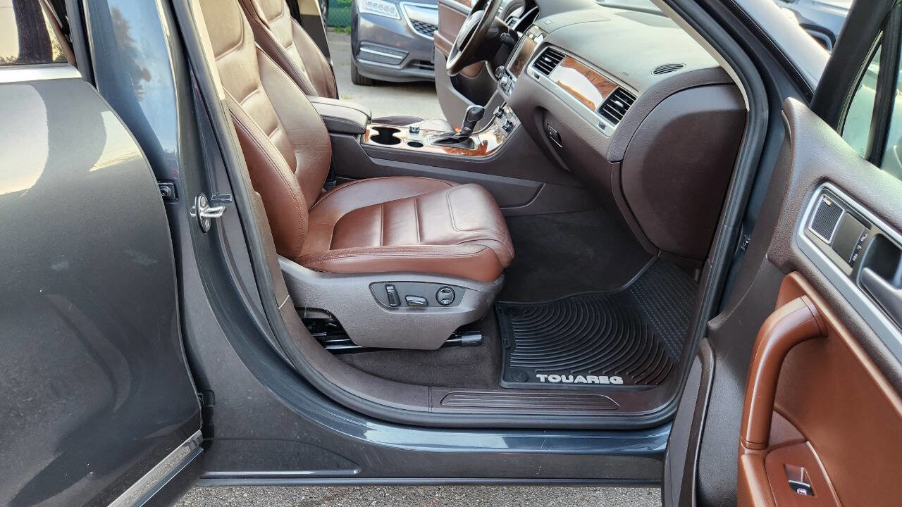 Used 2012 Volkswagen Touareg Executive image 43