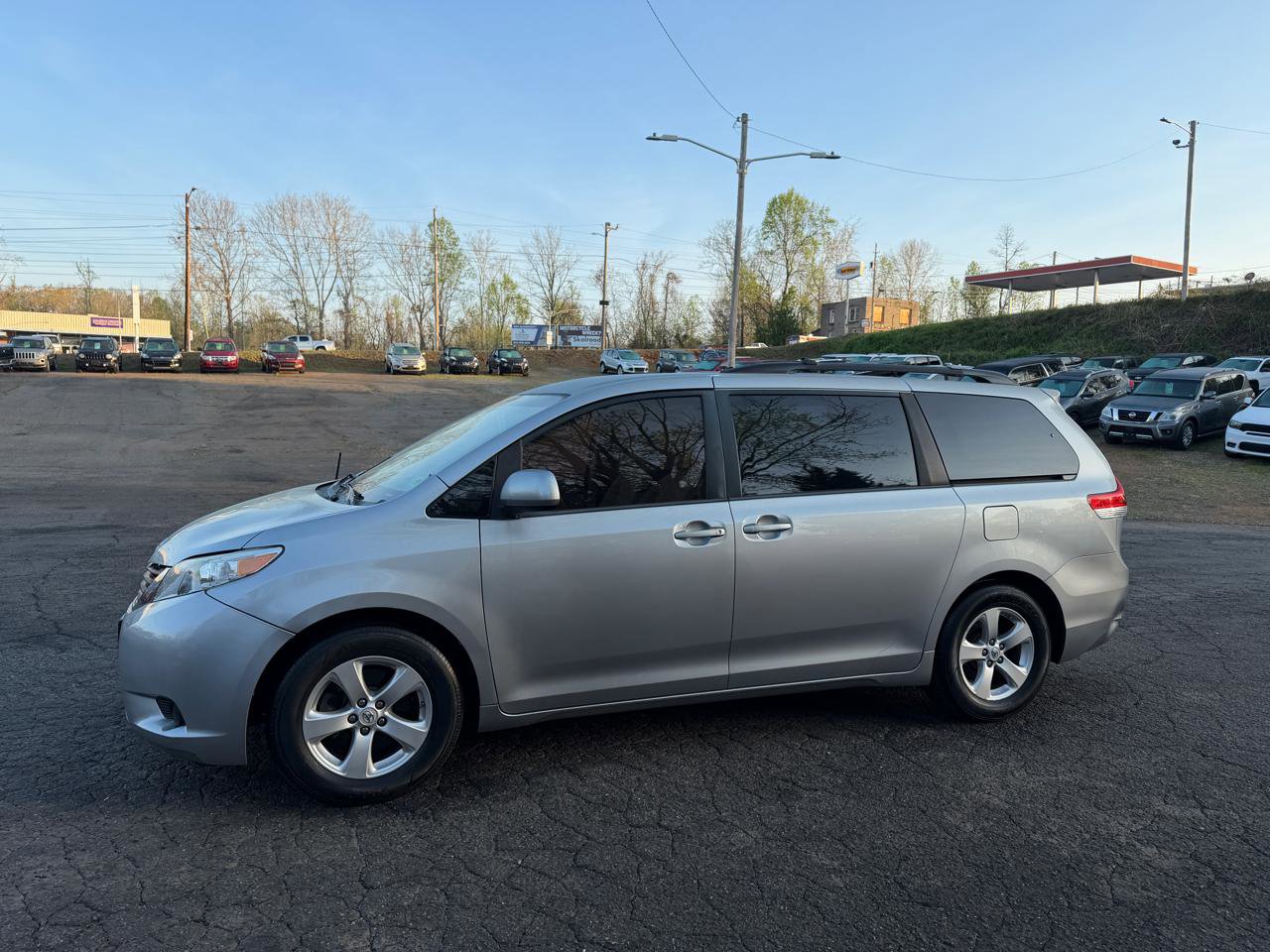 Used 2012 Toyota Sienna LE FWD image 6