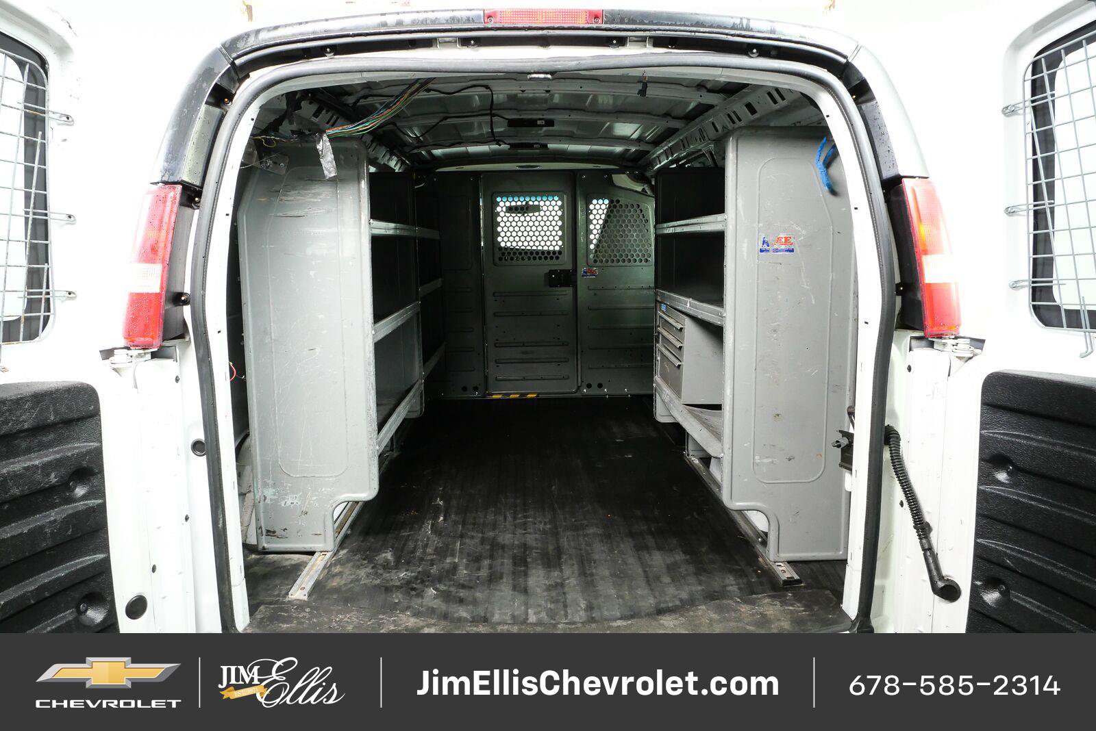 Used 2017 GMC Savana 2500 RWD image 25