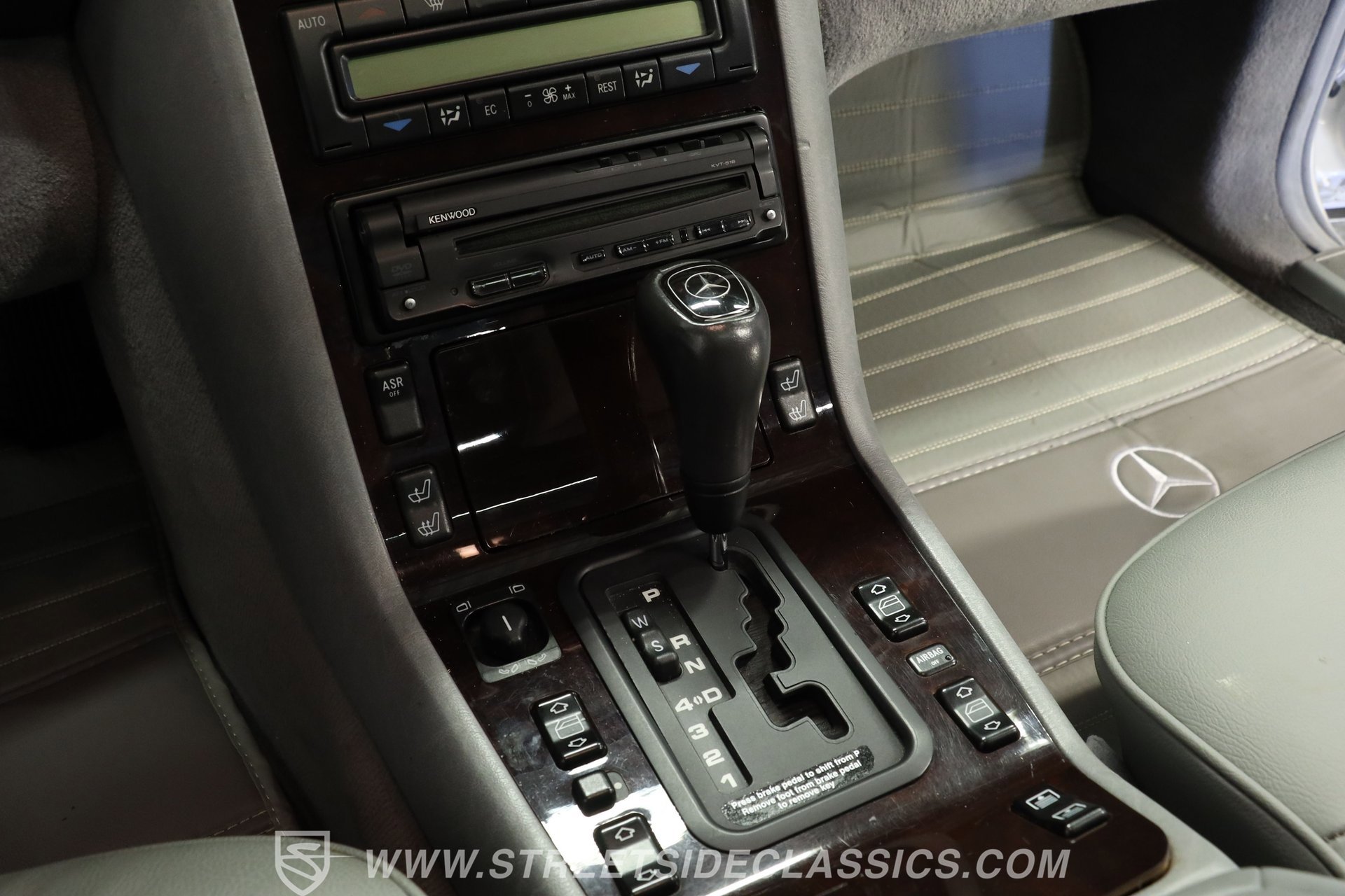 Used 1999 Mercedes-Benz S 500 Sedan image 40