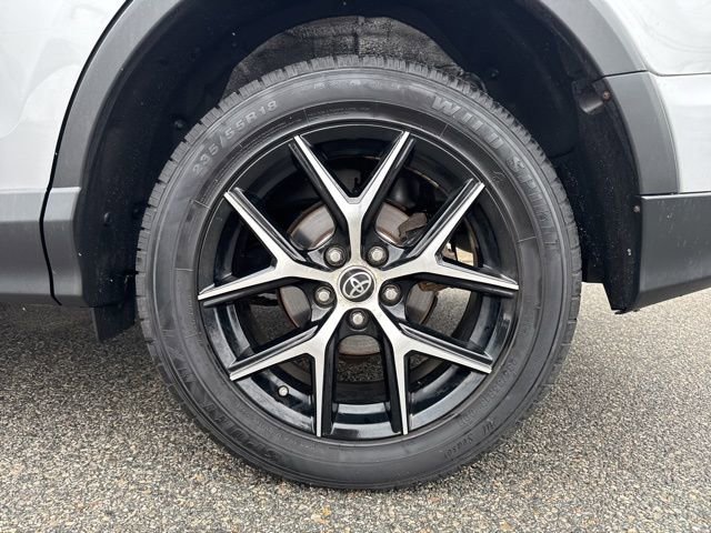 Used 2017 Toyota RAV4 SE image 57