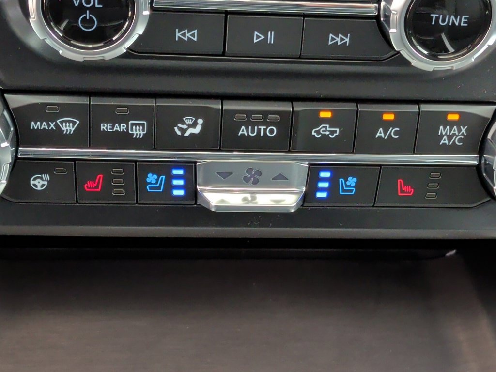 New 2027 Ford F250 Platinum w/ FX4 Off-Road Package AWD/4WD image 31