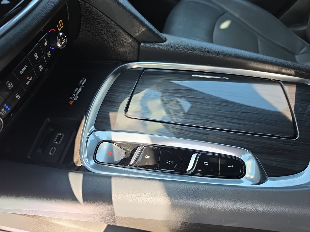Used 2022 Buick Enclave Premium AWD/4WD image 26