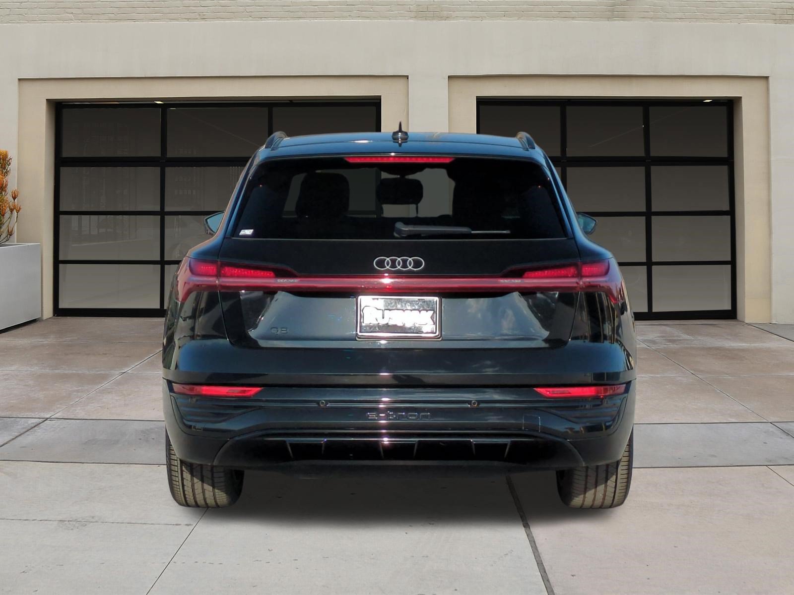 Used 2024 Audi Q8 e-tron Premium Plus w/ Premium Plus Package AWD/4WD image 5
