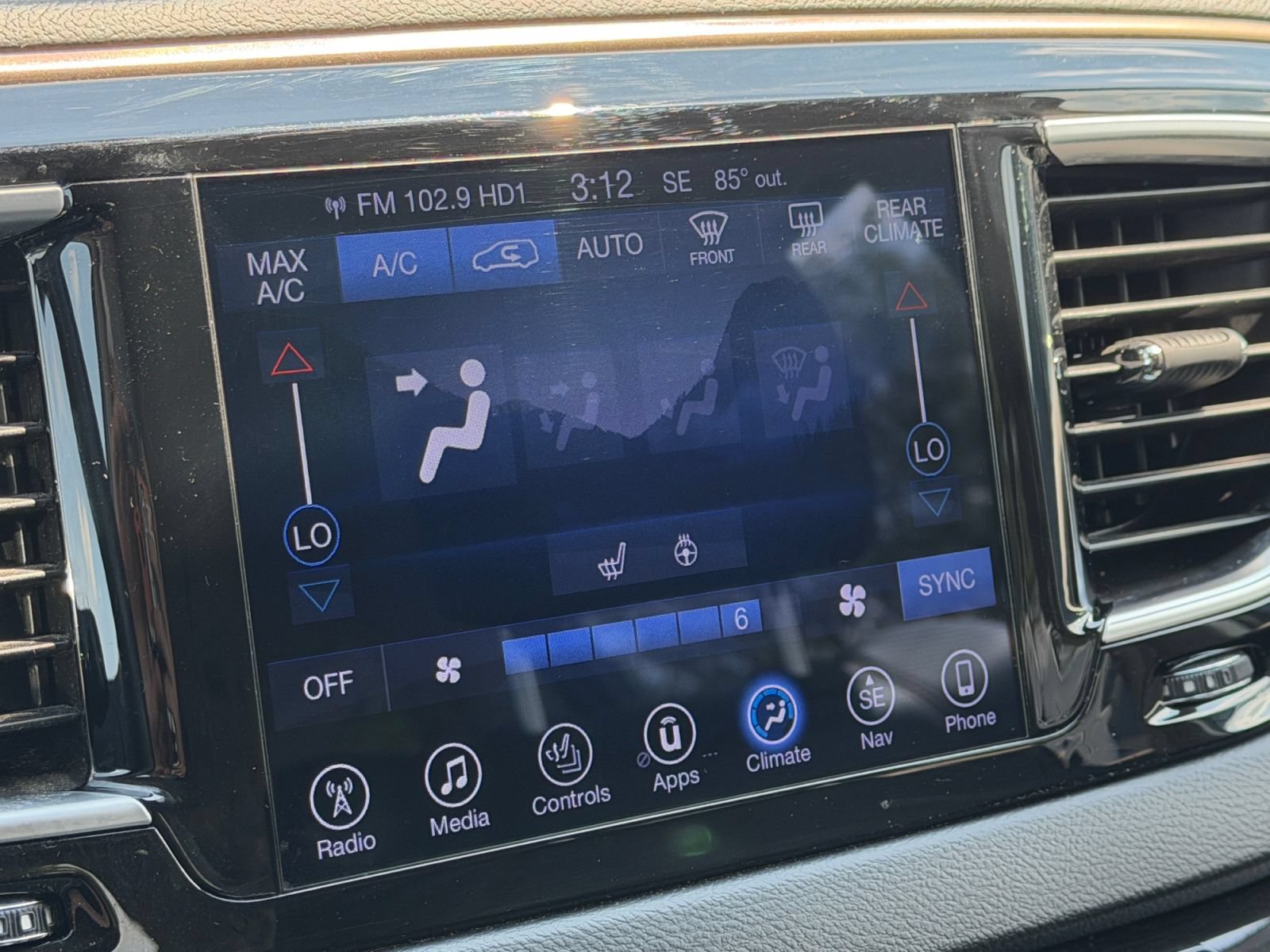 Used 2017 Chrysler Pacifica Touring-L Plus FWD image 33