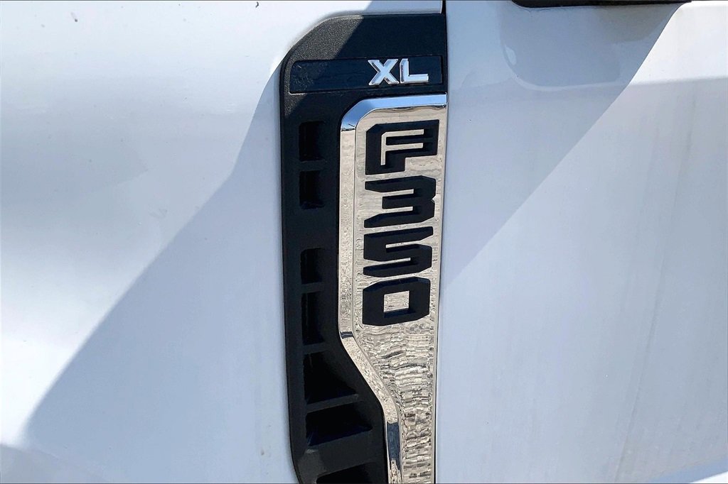 New 2023 Ford F350 XL w/ XL Chrome Package image 15