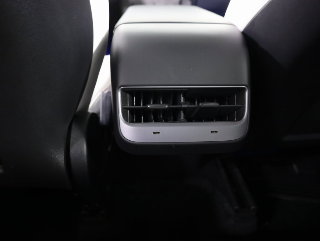 Used 2023 Tesla Model Y Performance image 35