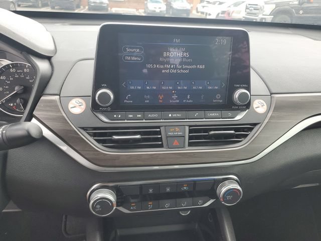 Used 2024 Nissan Altima 2.5 SV FWD image 16