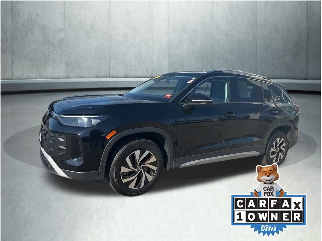 Used 2025 Volkswagen Tiguan S image 1