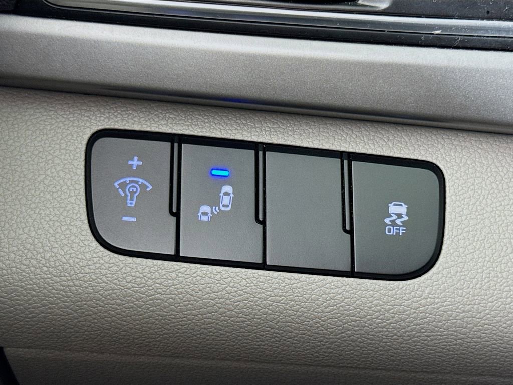 Used 2018 Hyundai Elantra SEL FWD image 16