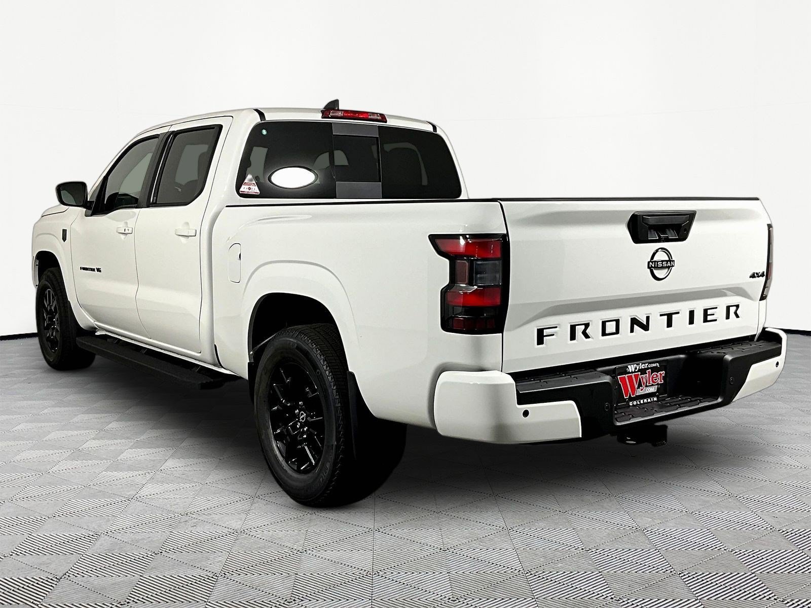 New 2027 Nissan Frontier SV w/ SV Convenience Package AWD/4WD image 4