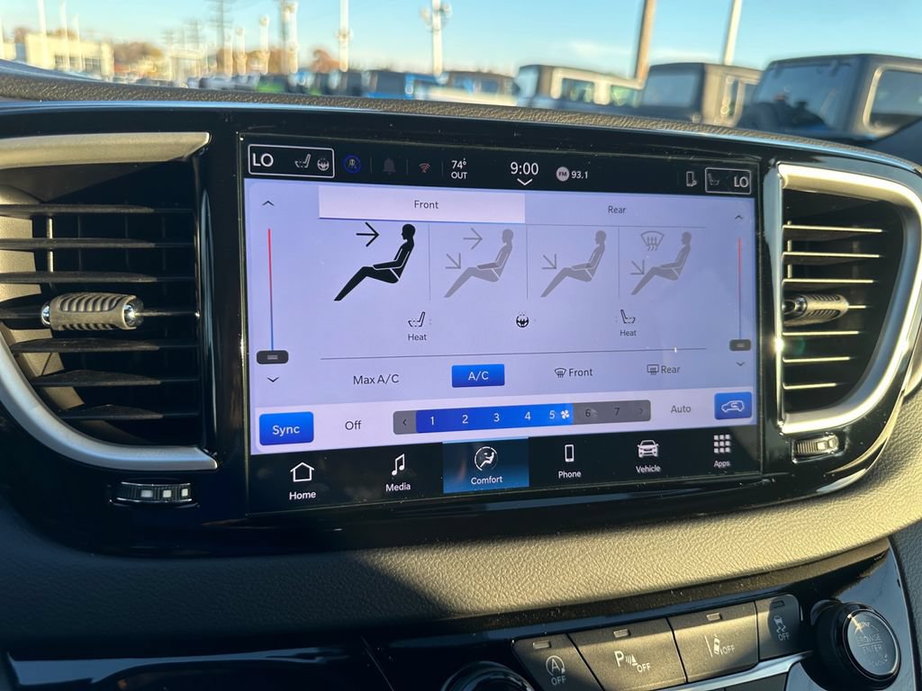 New 2026 Chrysler Voyager LX FWD image 19