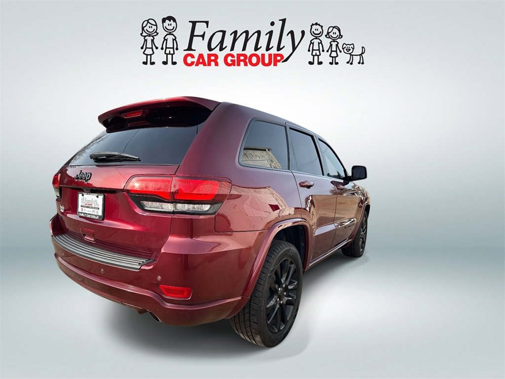 Used 2020 Jeep Grand Cherokee Altitude image 3
