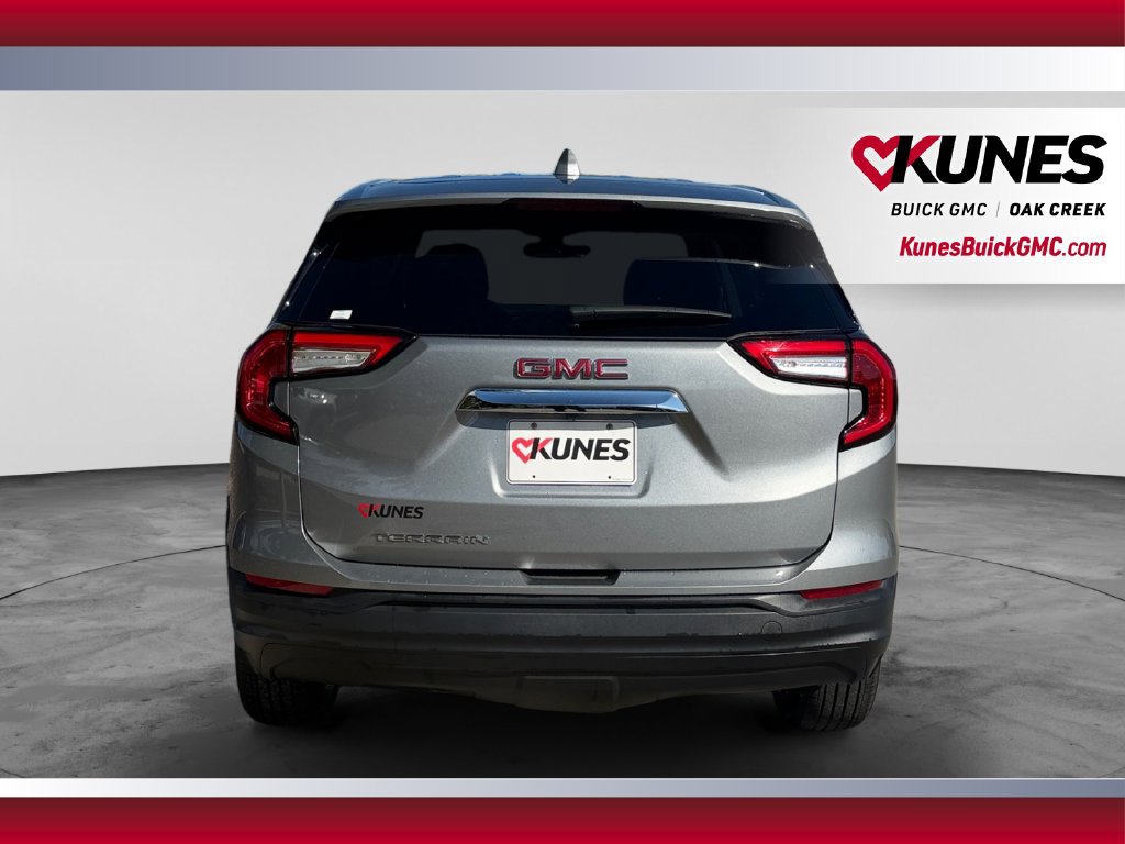 Used 2024 GMC Terrain SLE FWD image 9