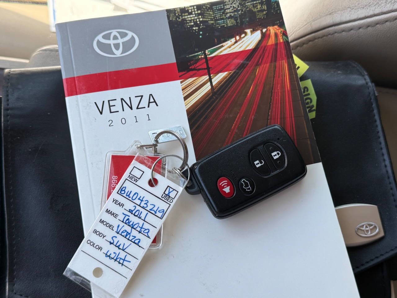 Used 2011 Toyota Venza w/ Comfort Pkg FWD image 26