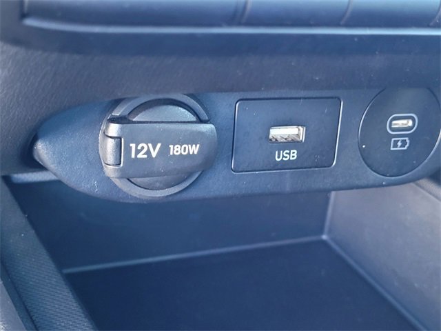 Used 2025 Hyundai Elantra Blue image 23