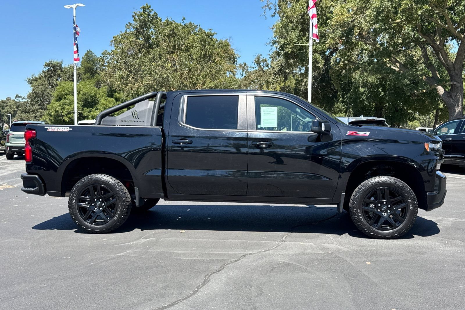 Used 2022 Chevrolet Silverado 1500 LT Trail Boss w/ Safety Package AWD/4WD image 2