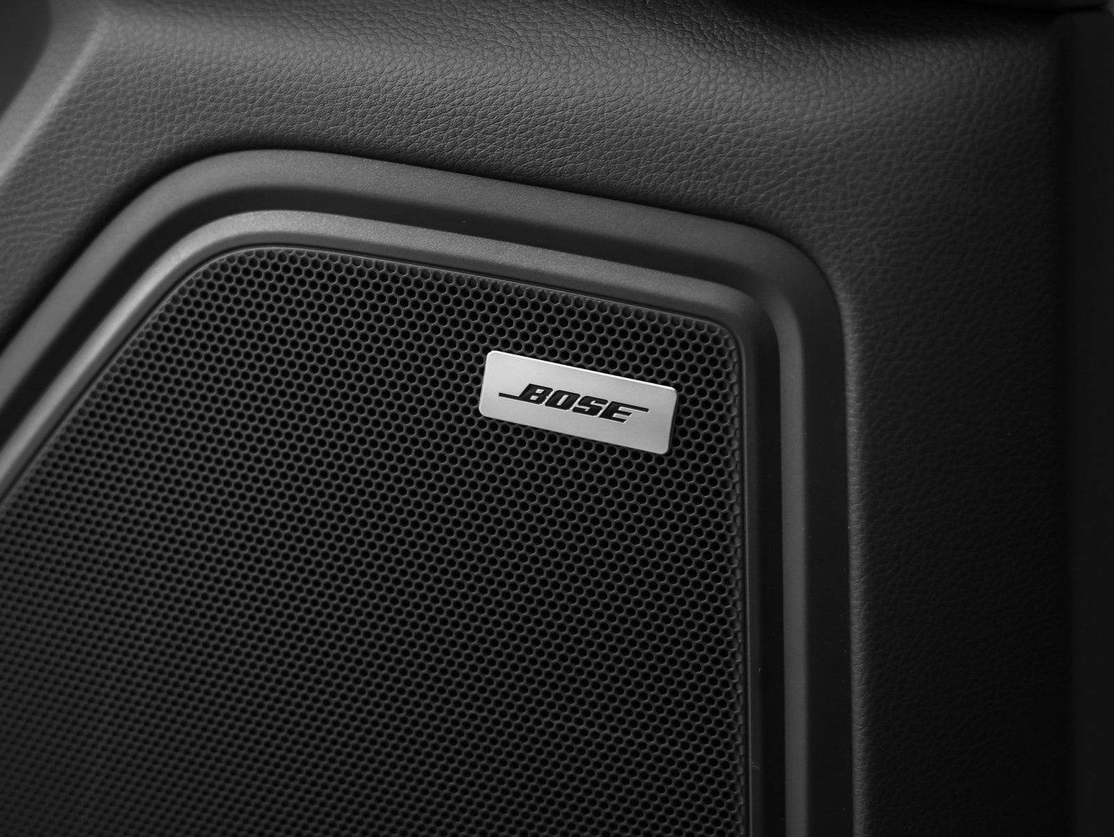 New 2026 Porsche Macan image 40