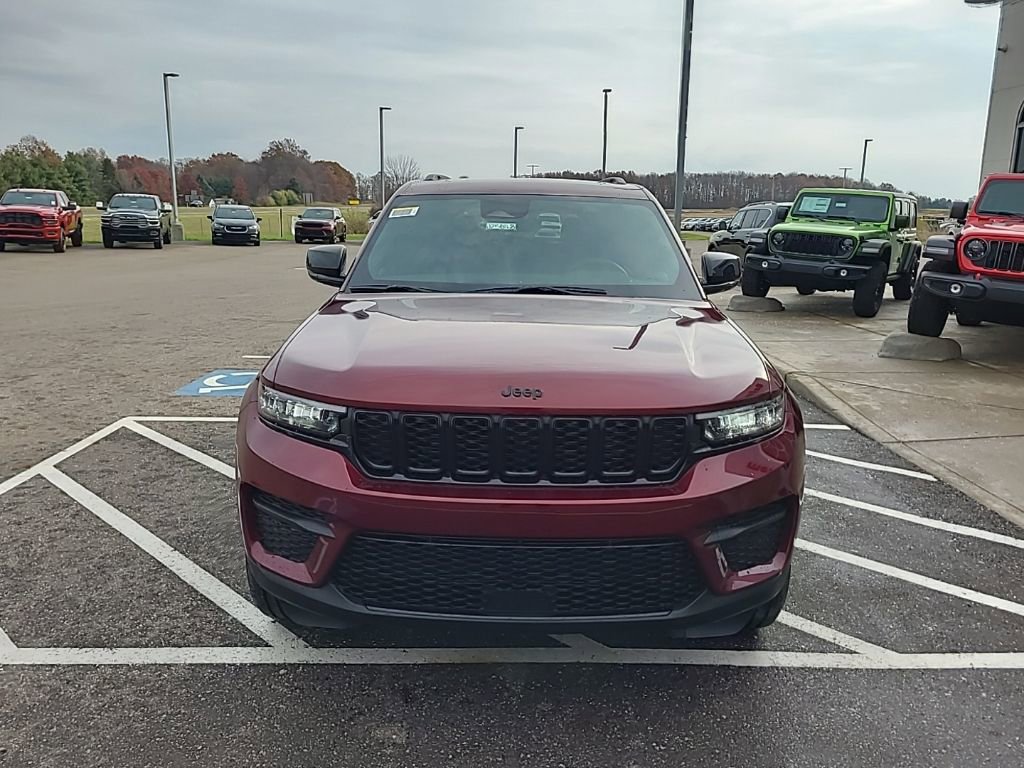 New 2025 Jeep Grand Cherokee Altitude AWD/4WD image 9