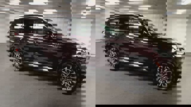 Used 2023 Lincoln Aviator Reserve w/ Equipment Group 201A image 2