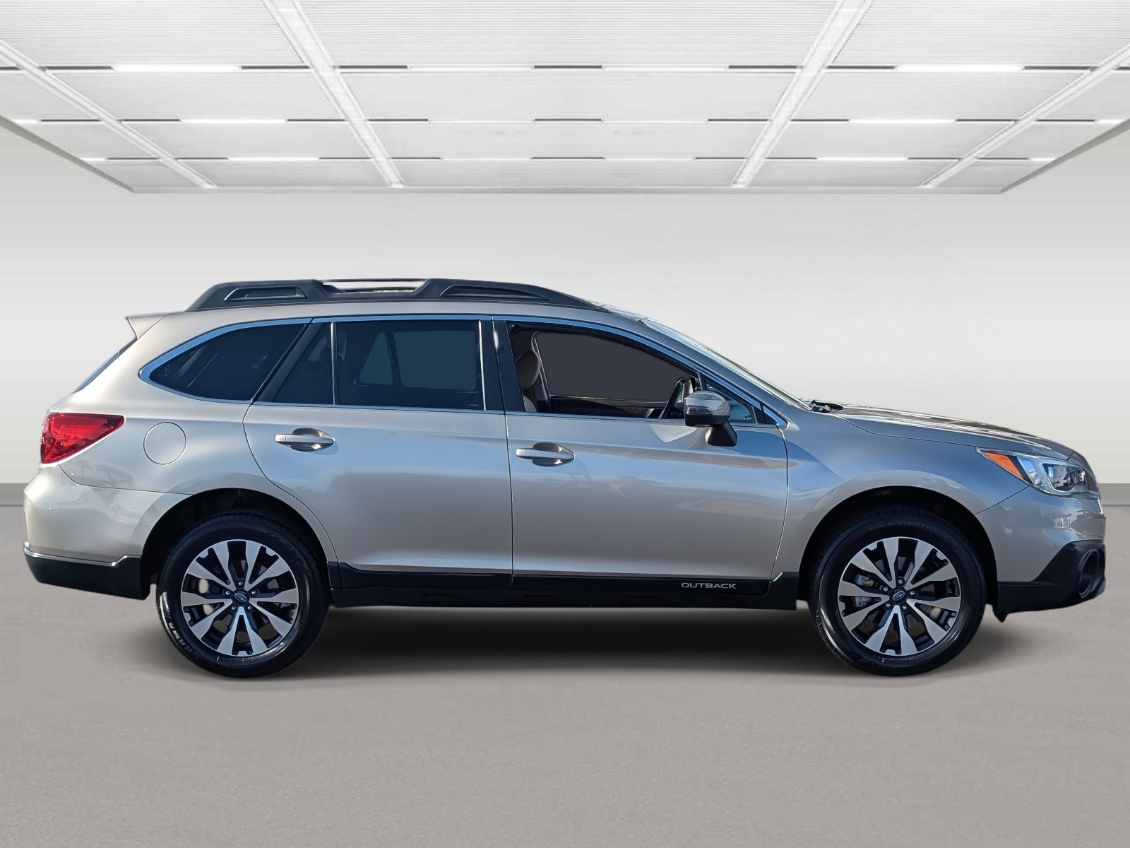 Used 2015 Subaru Outback 3.6R Limited image 6
