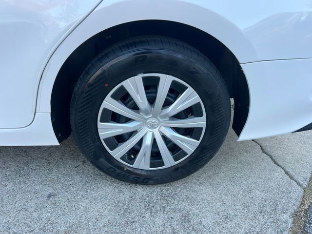 Used 2018 Toyota Camry L image 32