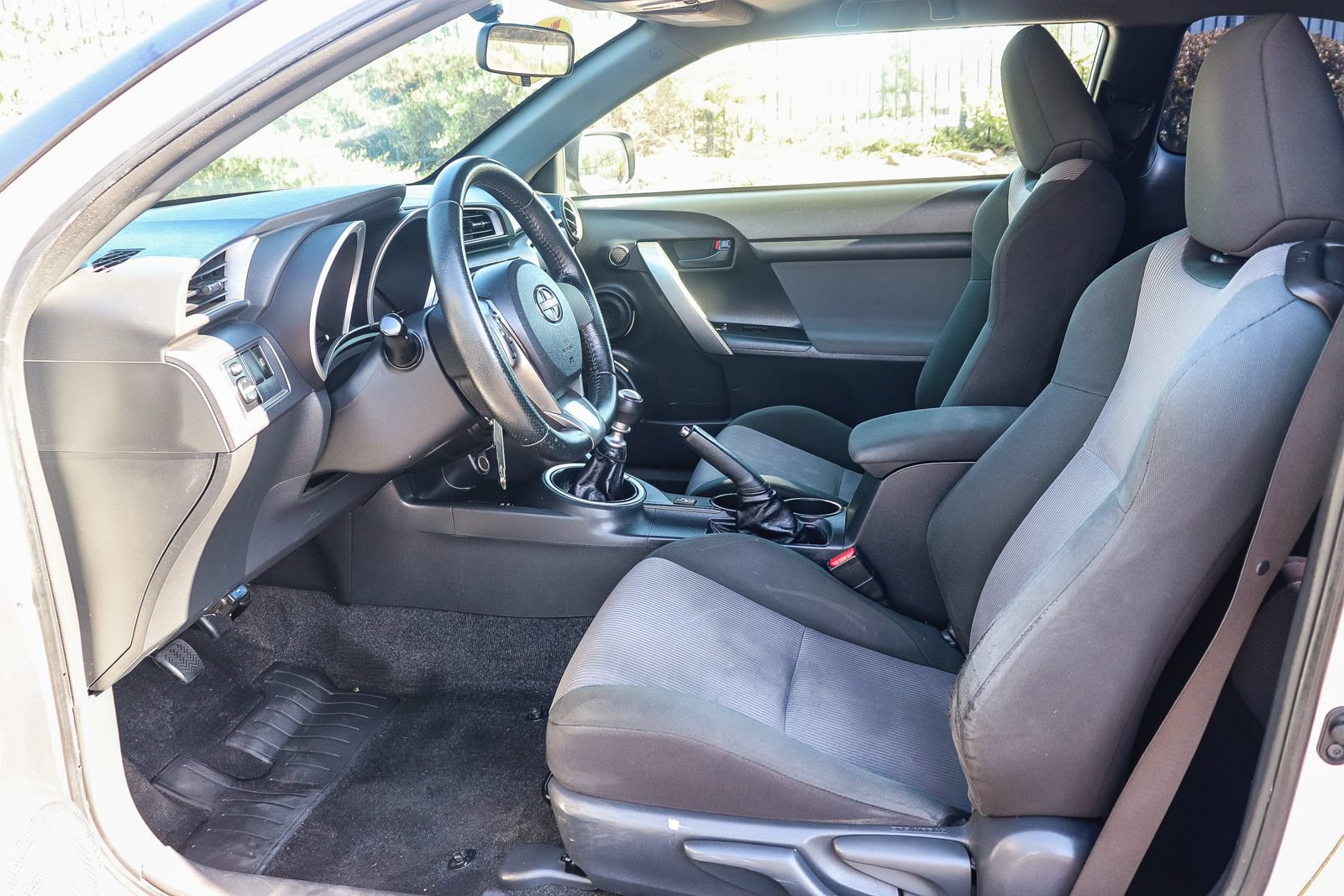 Used 2015 Scion tC FWD image 18