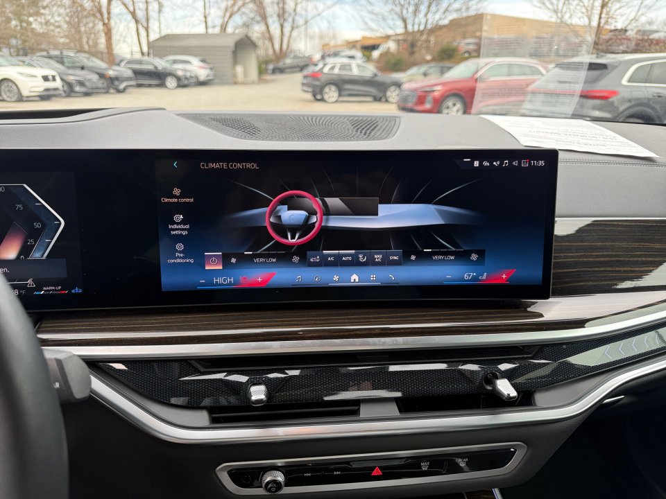 Used 2024 BMW X5 xDrive40i w/ Premium Package image 18