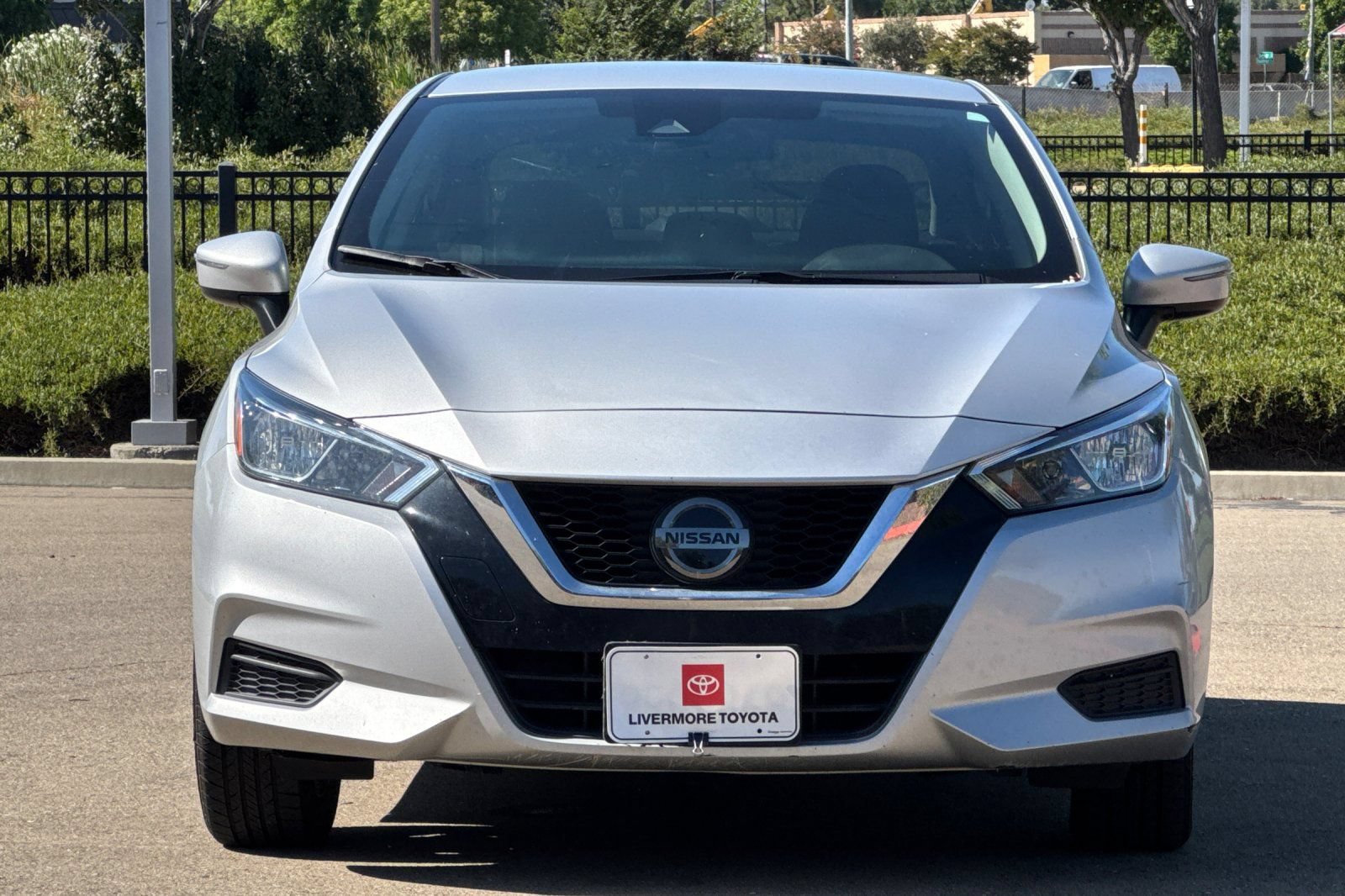 Used 2021 Nissan Versa SV FWD image 9