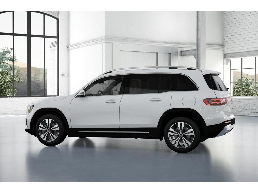 Used 2025 Mercedes-Benz GLB 250 4MATIC image 32