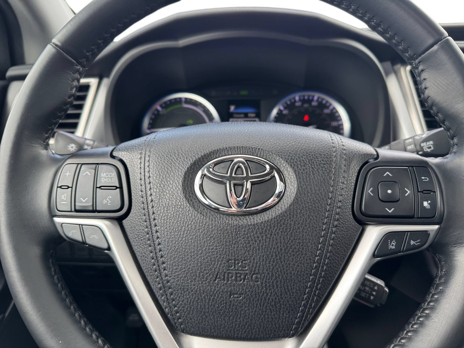 Used 2019 Toyota Highlander XLE AWD/4WD image 20
