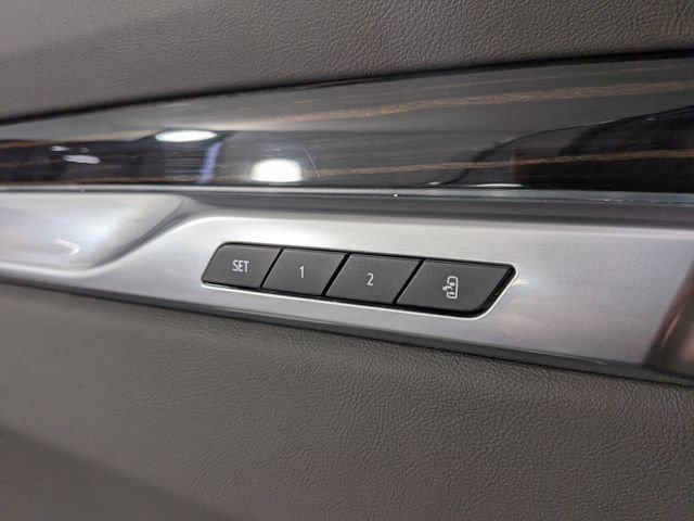 Used 2025 Cadillac Escalade Premium Luxury AWD/4WD image 12