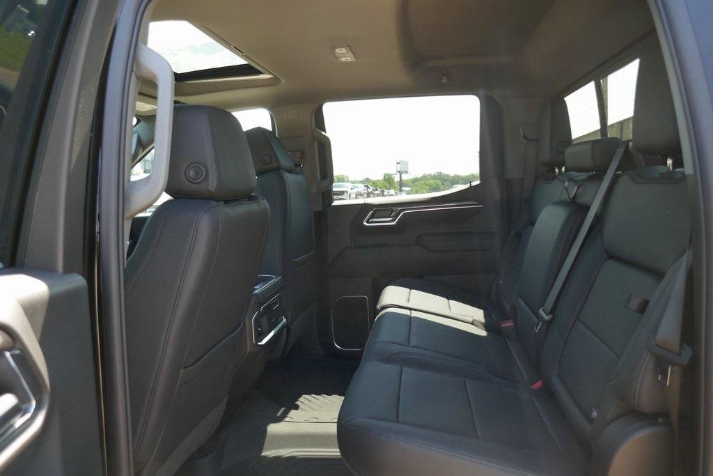 New 2026 Chevrolet Silverado 1500 LTZ w/ LTZ Premium Package image 12