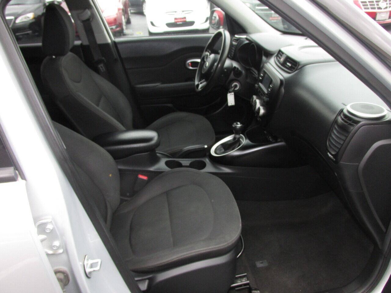 Used 2015 Kia Soul FWD image 26