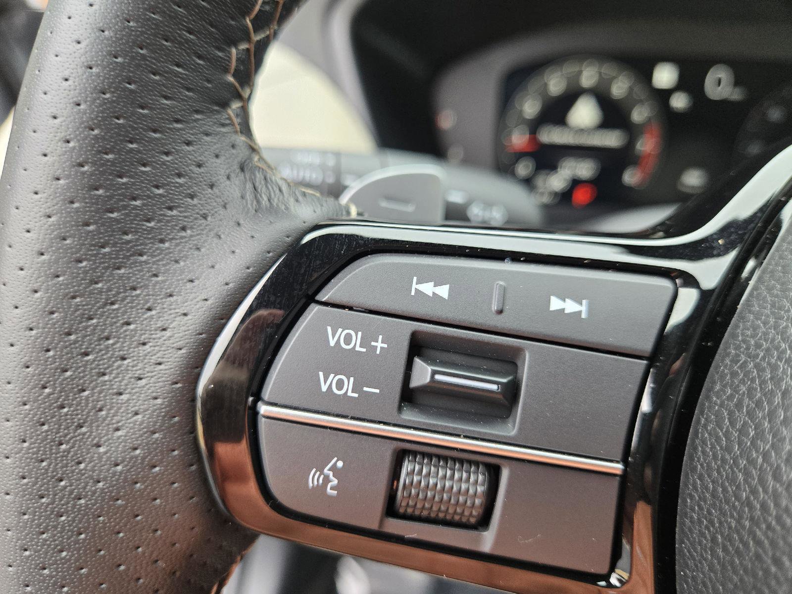 Certified 2025 Acura ADX A-Spec image 36