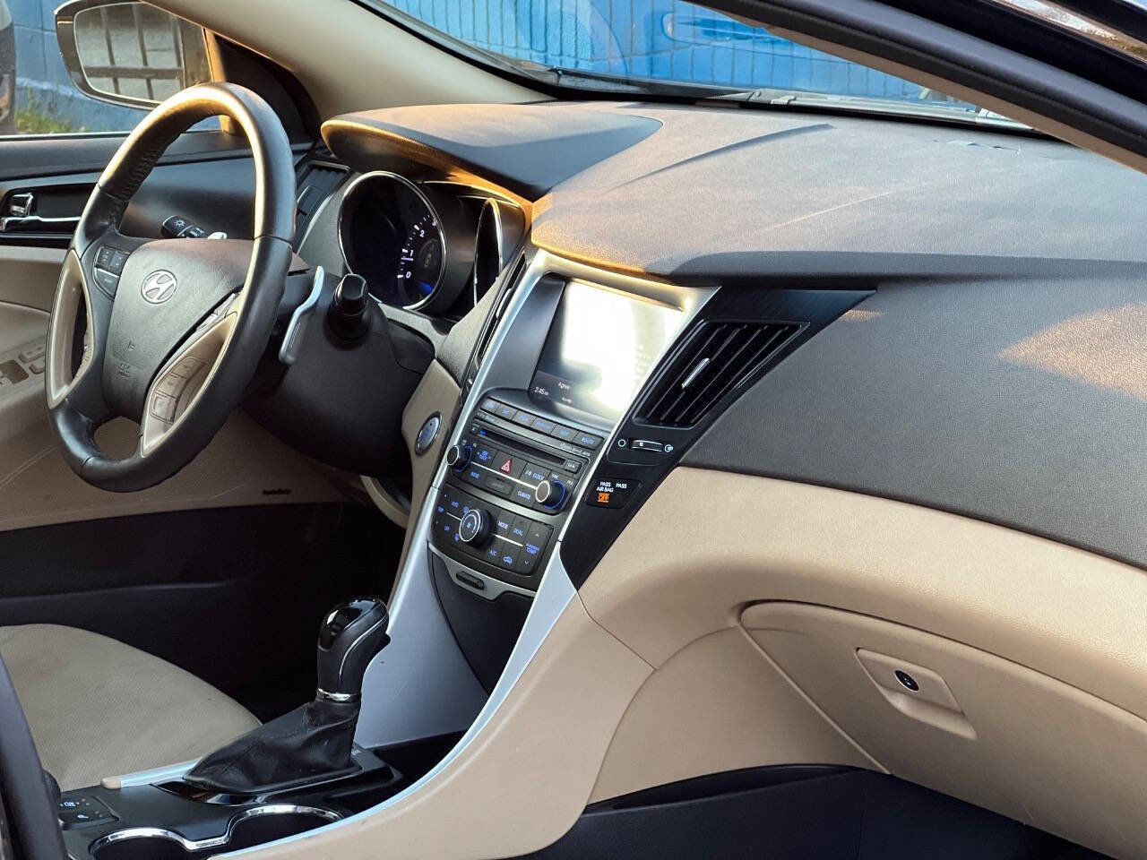 Used 2014 Hyundai Sonata Limited w/ Technology Package 05 image 18