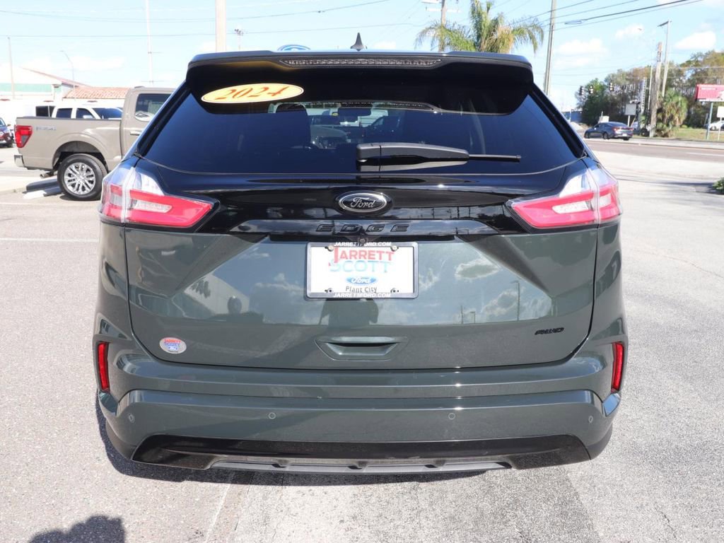 Certified 2024 Ford Edge SE w/ Black Appearance Package image 10