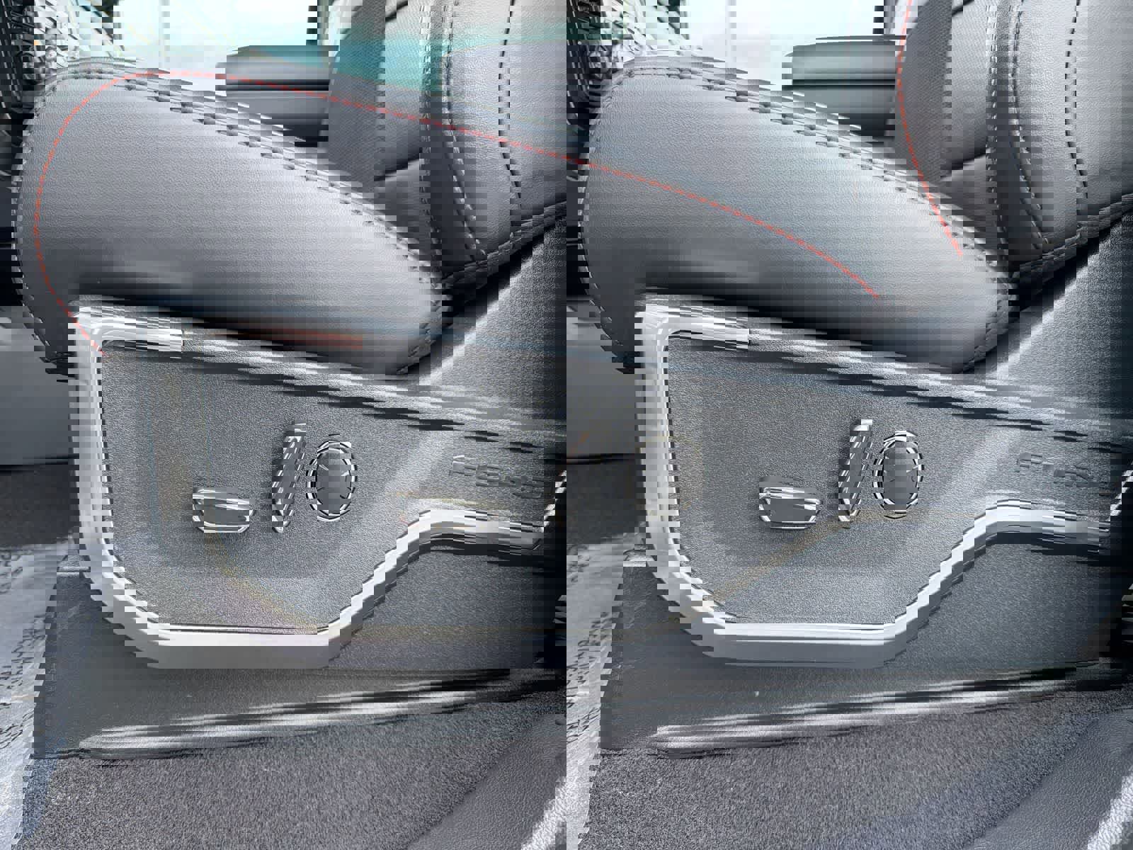 Used 2025 Ford F150 Raptor image 18