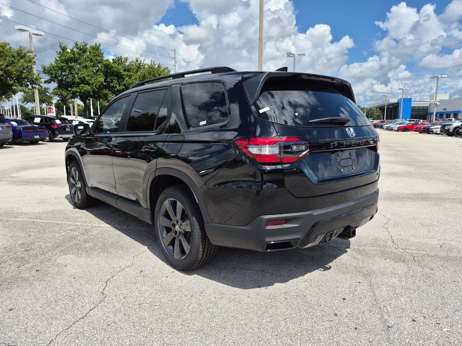 New 2026 Honda Pilot Sport image 4