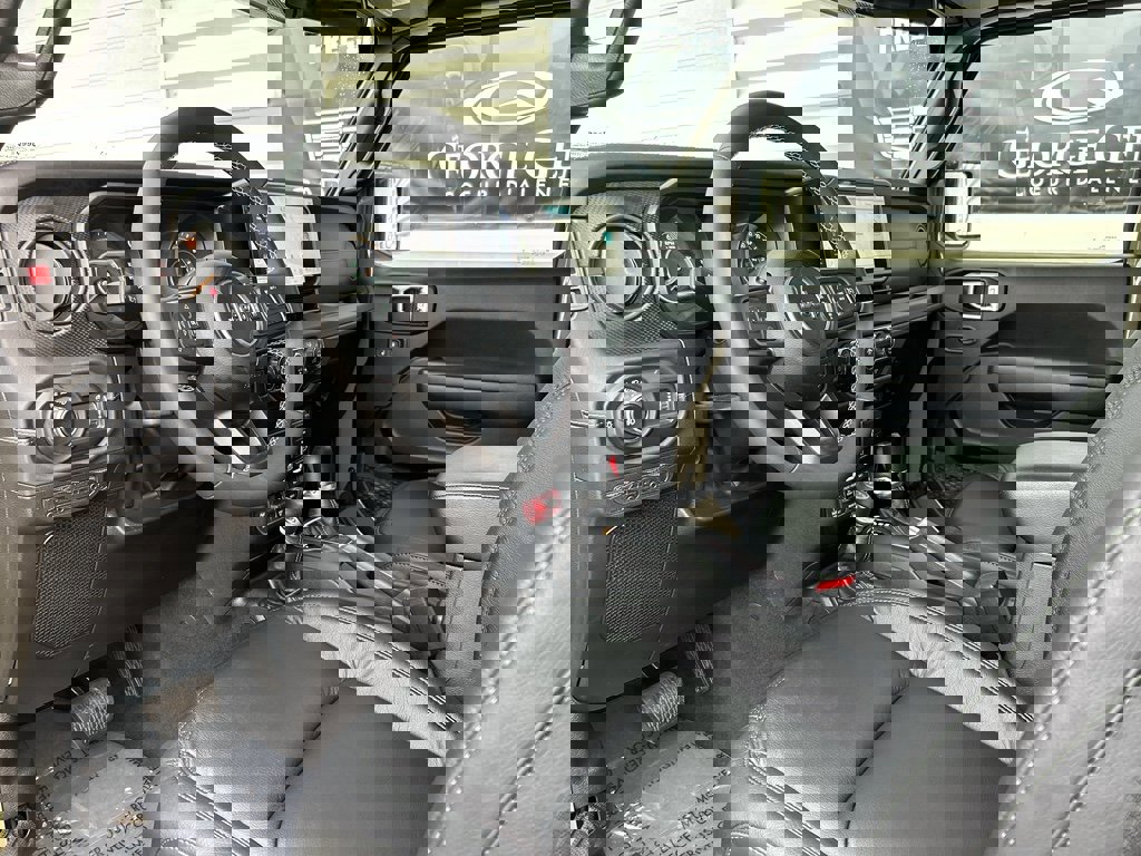 Used 2025 Jeep Wrangler Unlimited Rubicon image 13