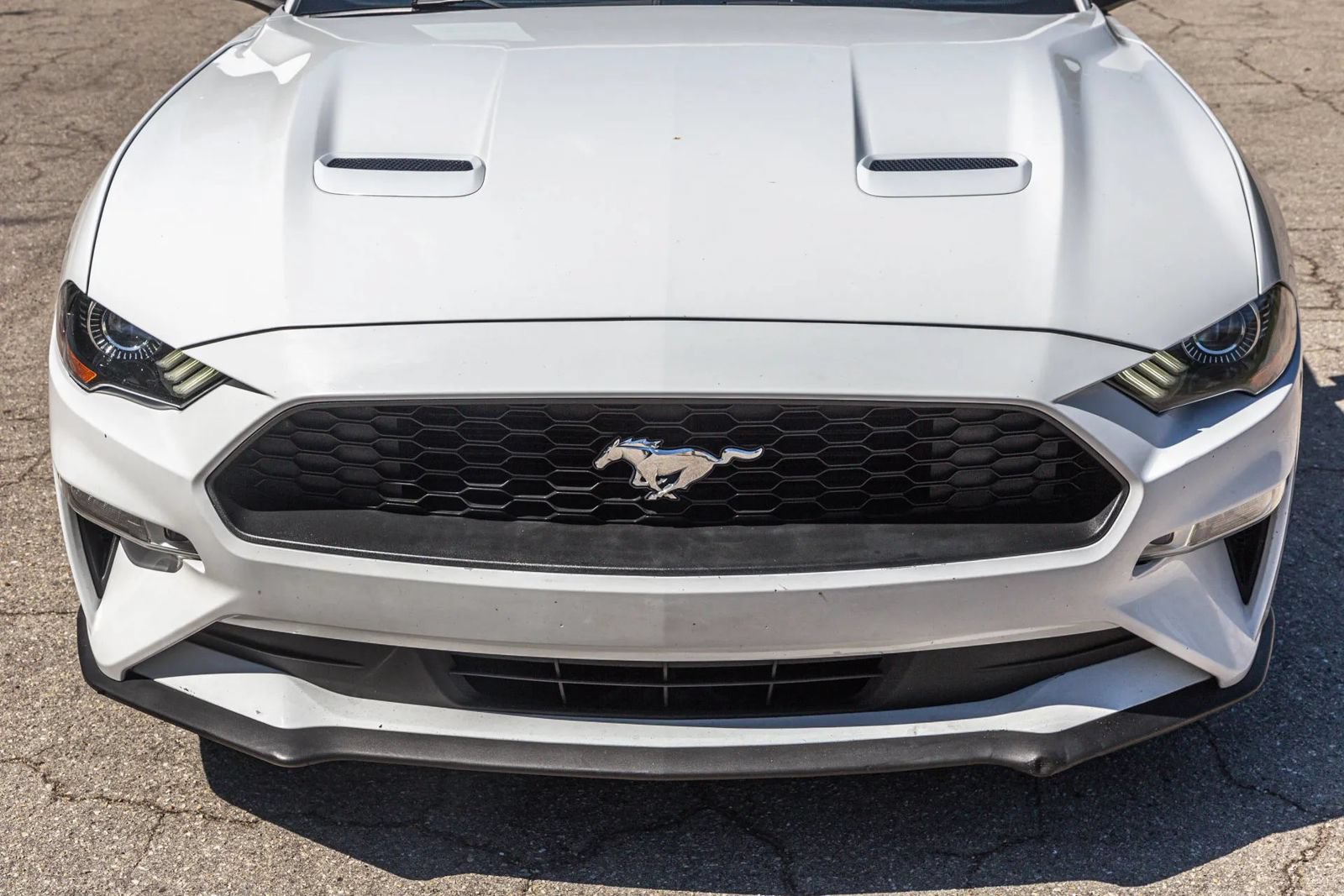 Used 2018 Ford Mustang Premium RWD image 25