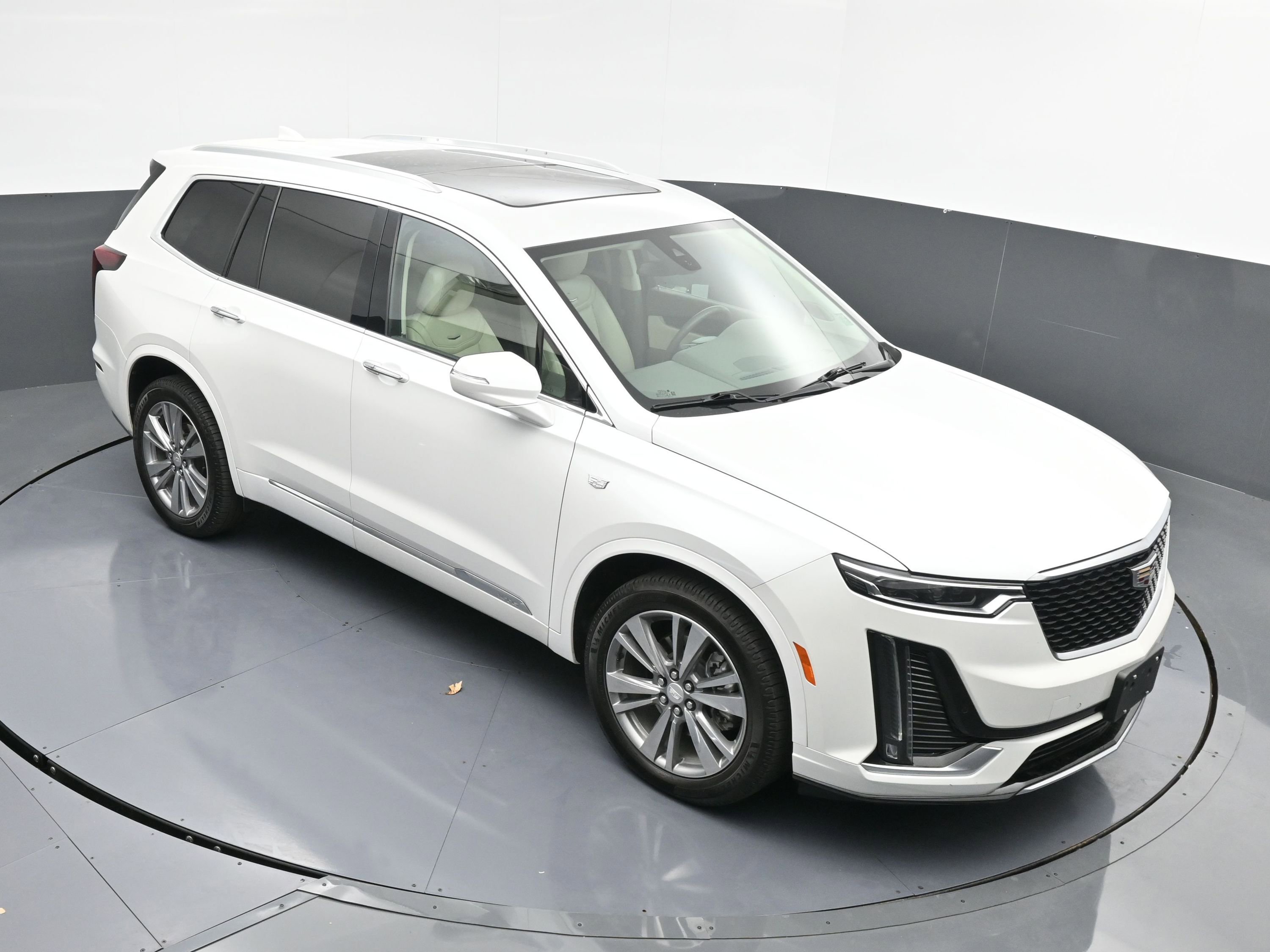 Used 2023 Cadillac XT6 Premium Luxury image 38