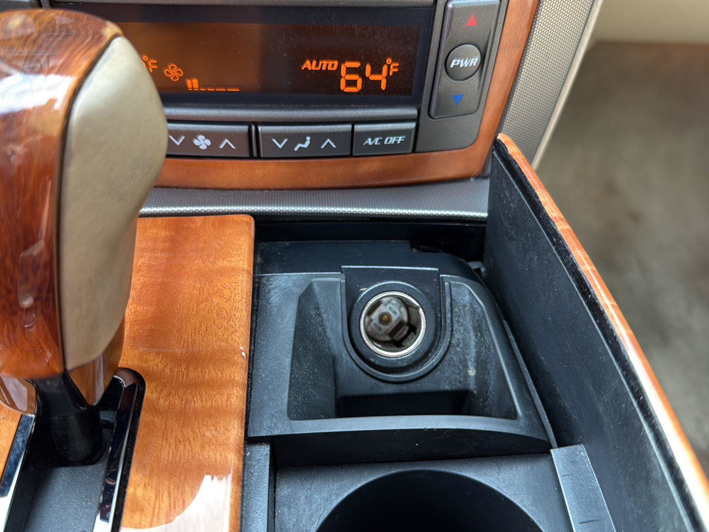 Used 2007 Cadillac XLR RWD image 26