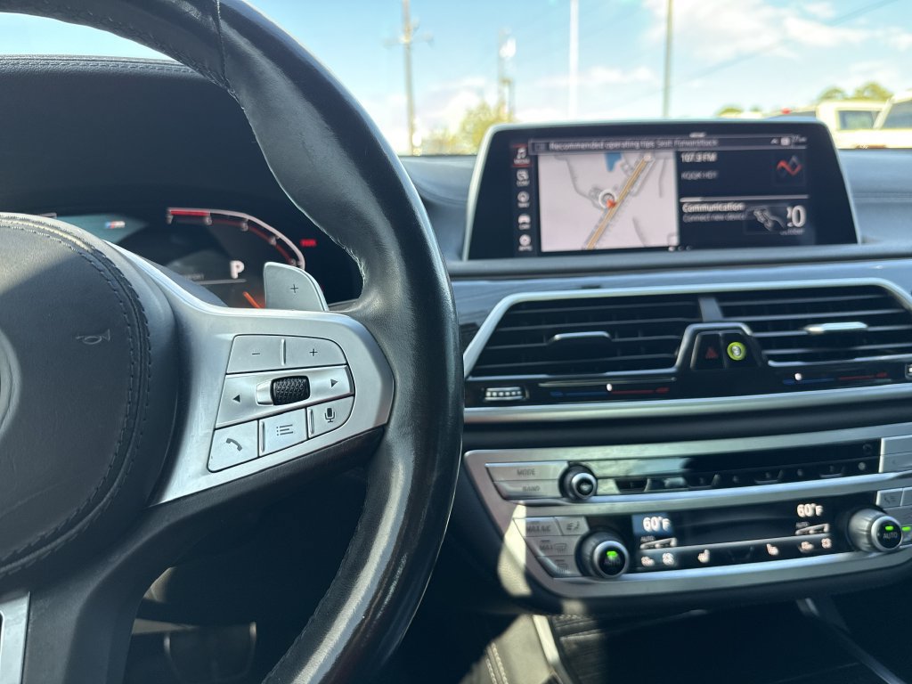 Used 2022 BMW 750i xDrive w/ M Sport Package AWD/4WD image 18