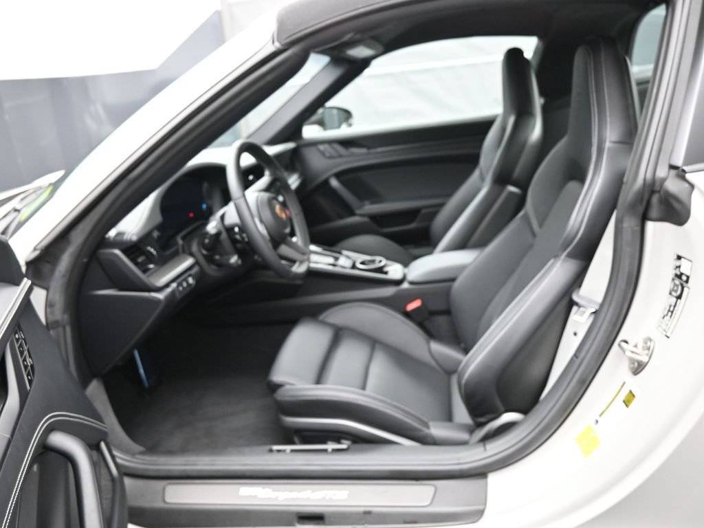 Certified 2026 Porsche 911 Targa 4 GTS AWD/4WD image 4