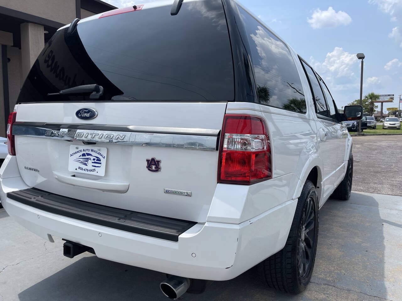 Used 2017 Ford Expedition Limited w/ Equipment Group 301A RWD image 6