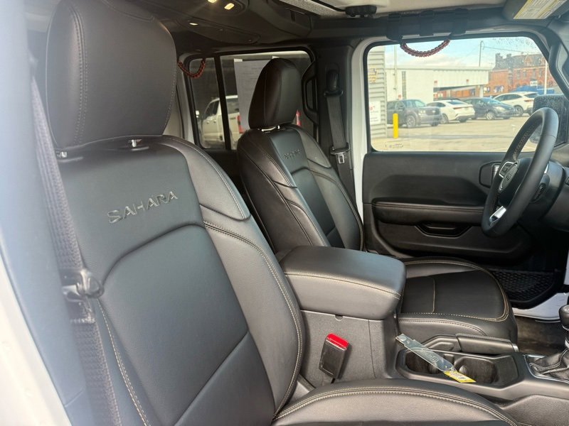 Used 2024 Jeep Wrangler Sahara w/ Technology Group image 10