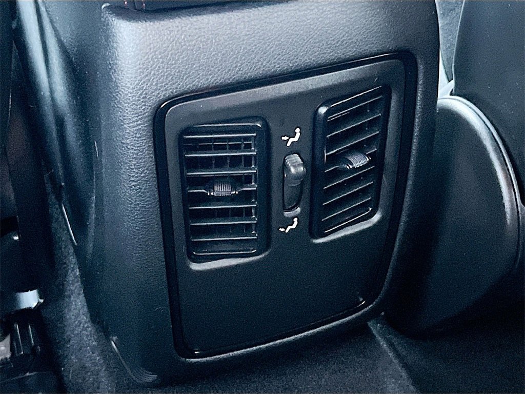 Used 2024 Dodge Durango GT image 24