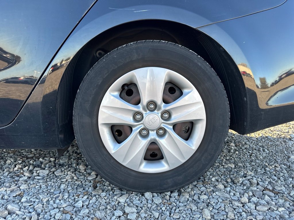 Used 2017 Kia Forte LX FWD image 5