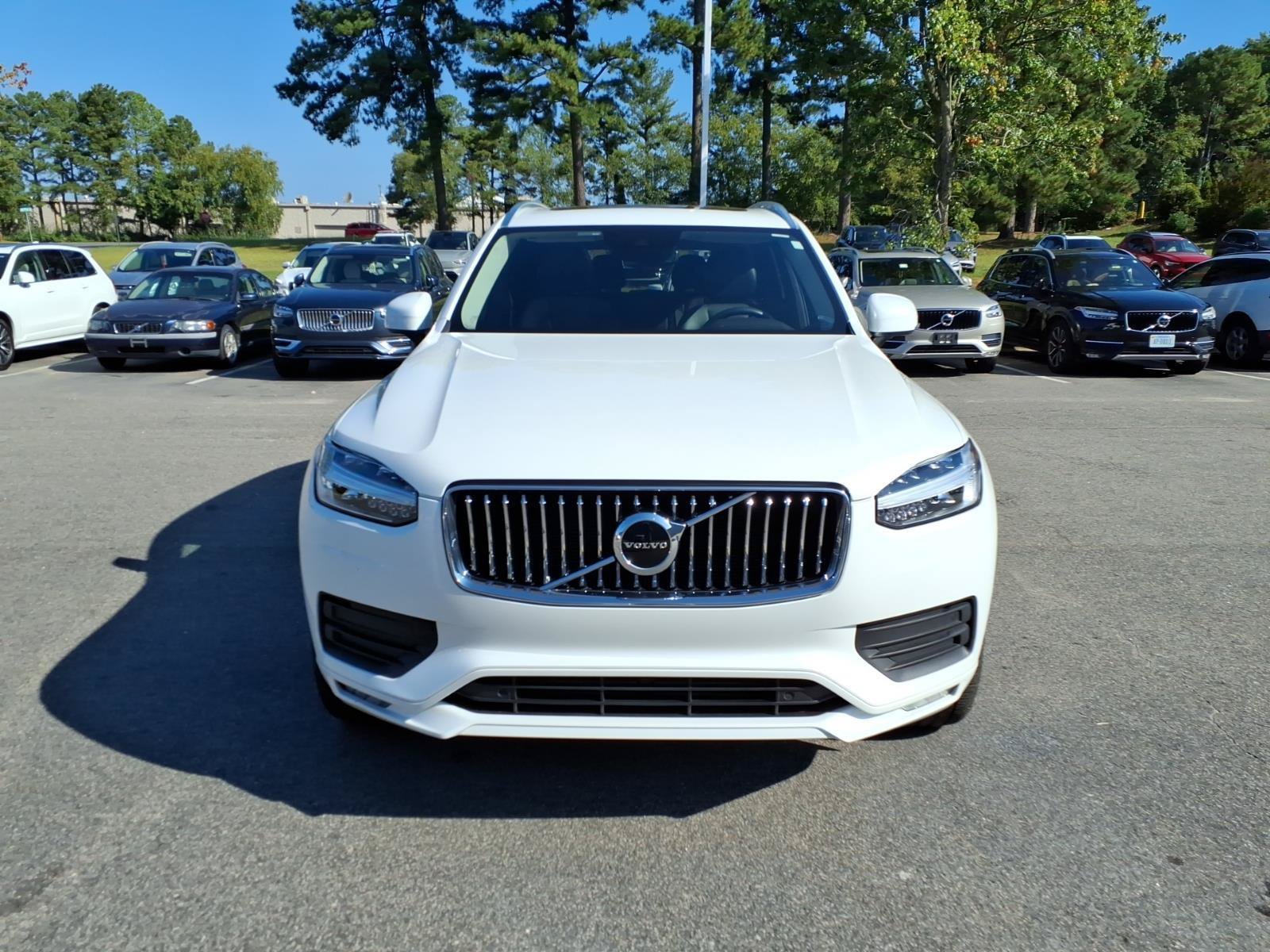 Used 2020 Volvo XC90 T5 Momentum w/ Protection Package Premier FWD image 9
